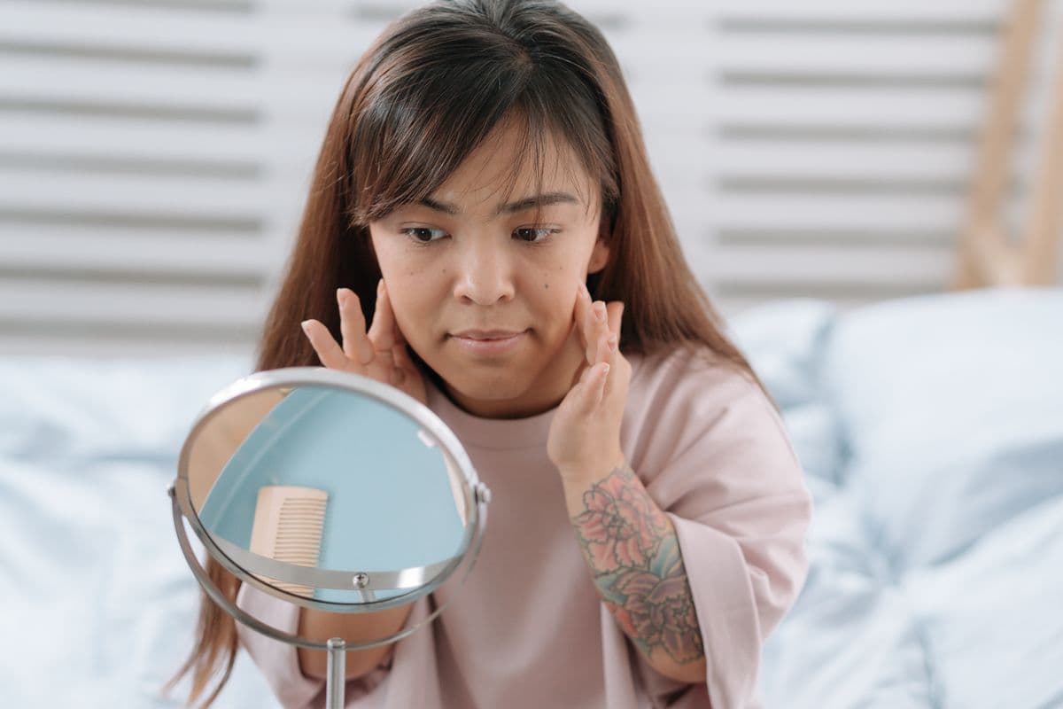 Hiểu Về Loại Da Của Bạn: Da Dầu, Khô, Hỗn Hợp Hay Nhạy Cảm?