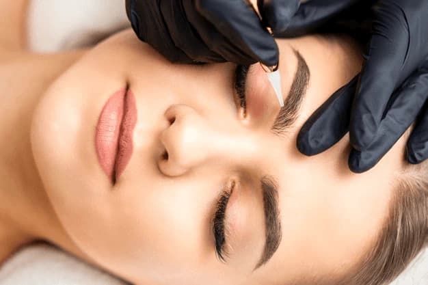 Phun mày chạm hạt là phương pháp hiện đại đem lại hiệu quả thẩm mỹ rõ rệt 