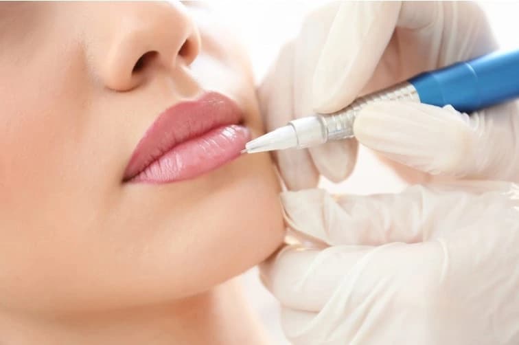 Tay nghề kỹ thuật viên sẽ ảnh hưởng tới kết quả phun xăm môi 