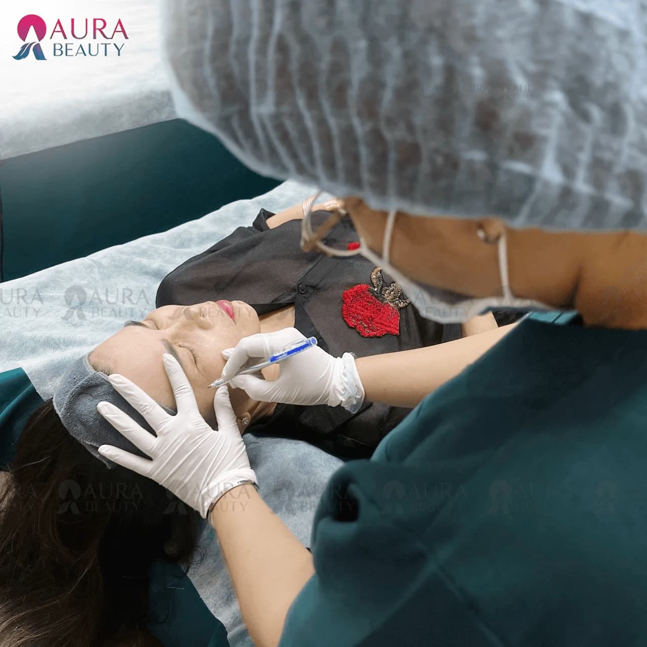 Tay nghề của bác sĩ, kỹ thuật viên sẽ ảnh hưởng tới kết quả phun xăm chân mày 