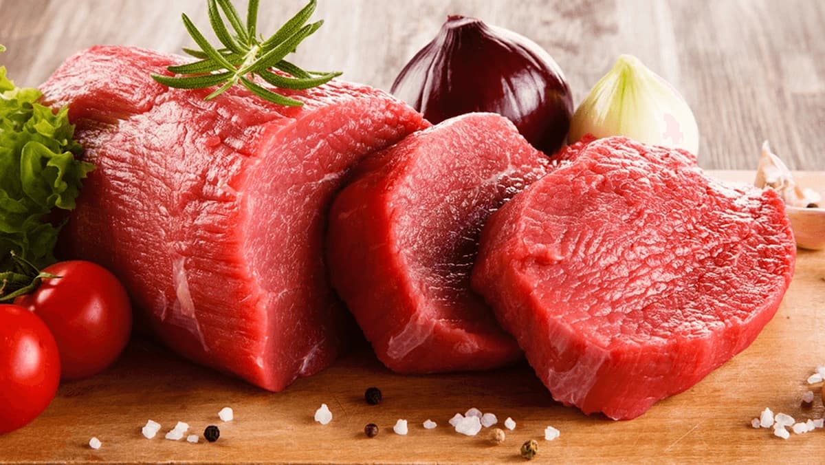  Vì hàm lượng protein cao trong thịt bò, trứng gà, trứng vịt có thể làm môi thâm sạm