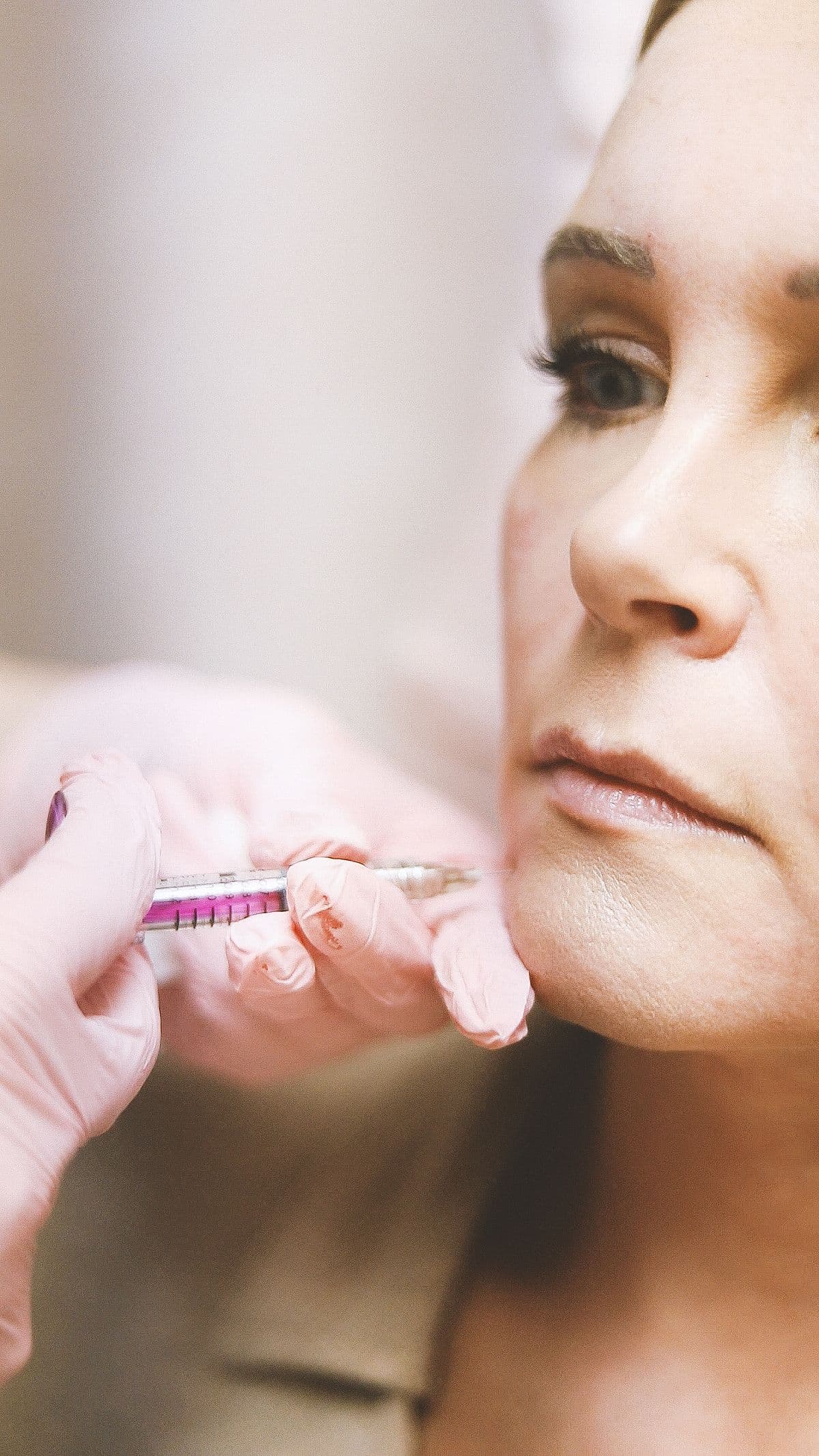 Botox Và Filler Khác Nhau Như Thế Nào? Khi Nào Nên Dùng?