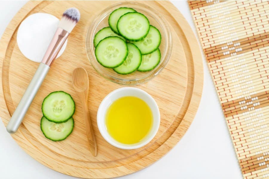Phương pháp trị nám đơn giản bằng trứng gà và dưa leo