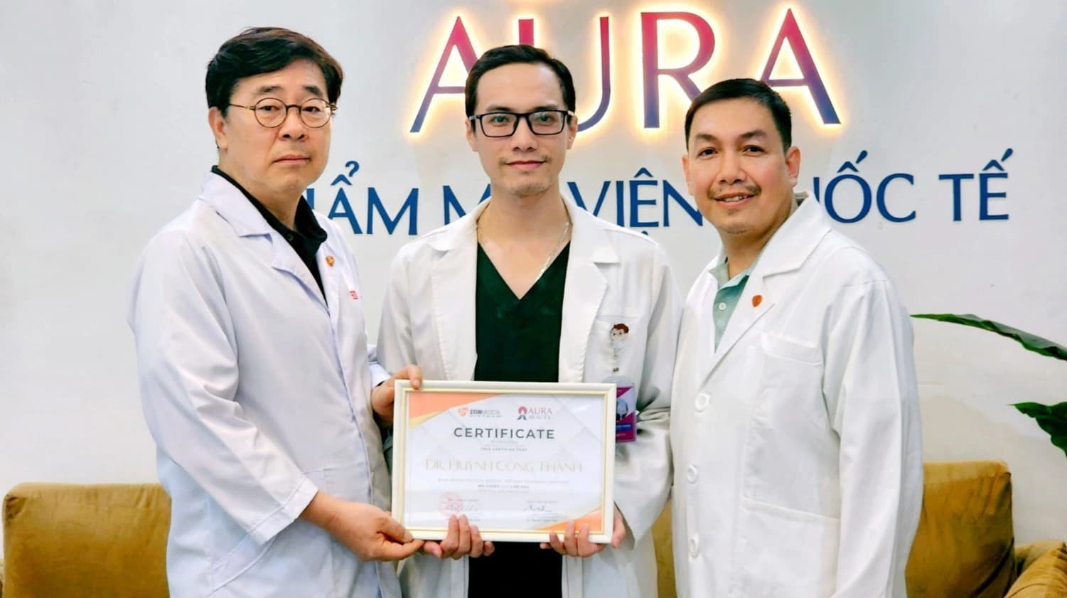 Đội ngũ bác sĩ chuyên nghiệp, dày dặn kinh nghiệm tại thẩm mỹ viện Aura