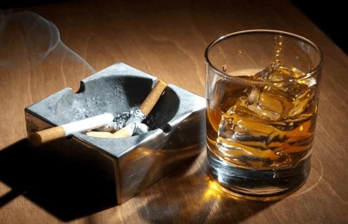 Tránh rượu, bia, thuốc lá ít nhất 3 ngày trước phẫu thuật