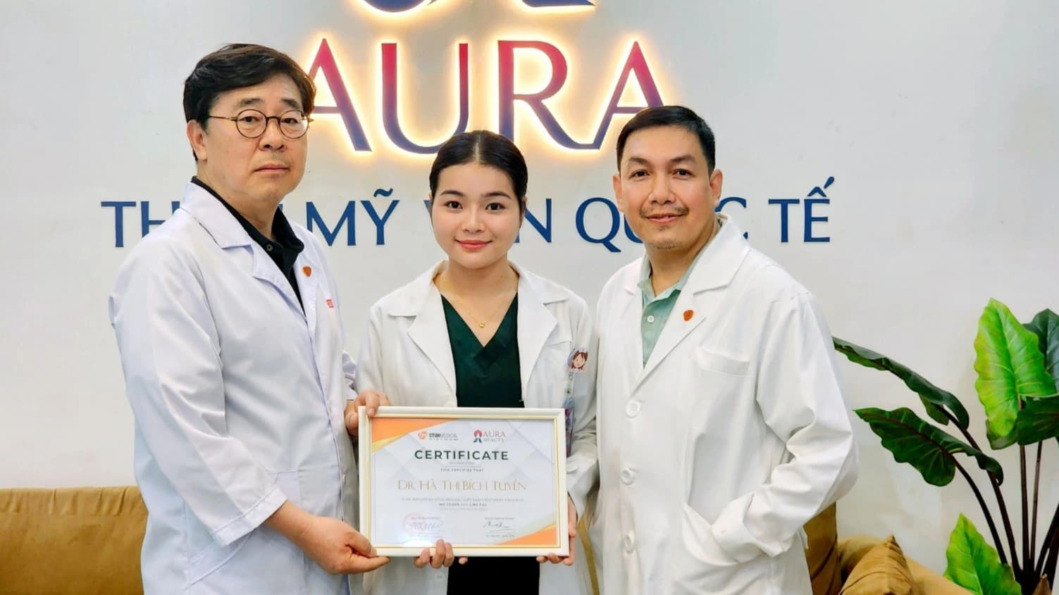 Đội ngũ bác sĩ chuyên nghiệp, dày dặn kinh nghiệm tại thẩm mỹ viện Aura