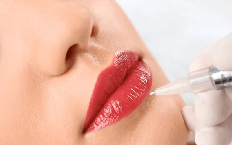 Việc lựa chọn màu phun cho môi thâm cực kỳ quan trọng
