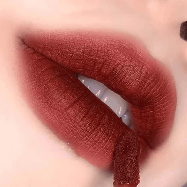 Đỏ đất được xem như là “nữ hoàng” của môi thâm