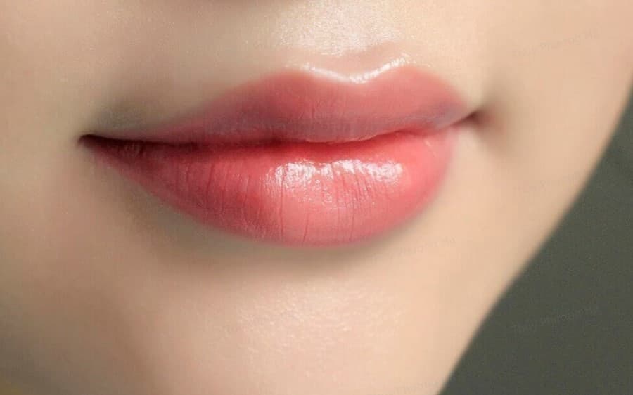 Phun môi màu hồng đào giữ được bao lâu?