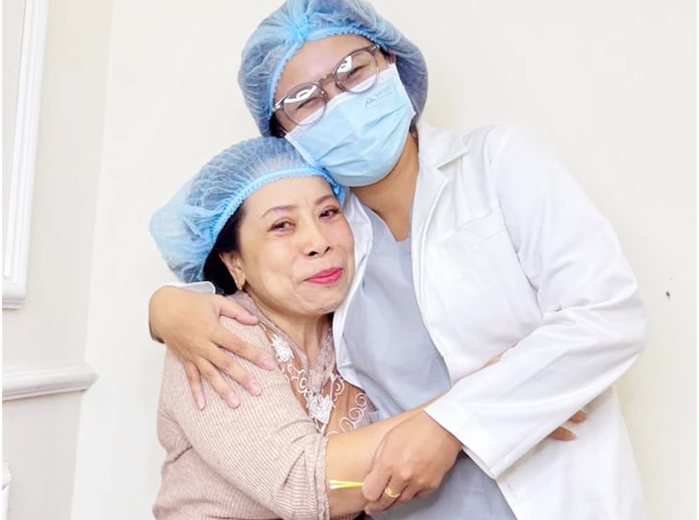 Khách hàng hài lòng tại Aura Beauty 6
