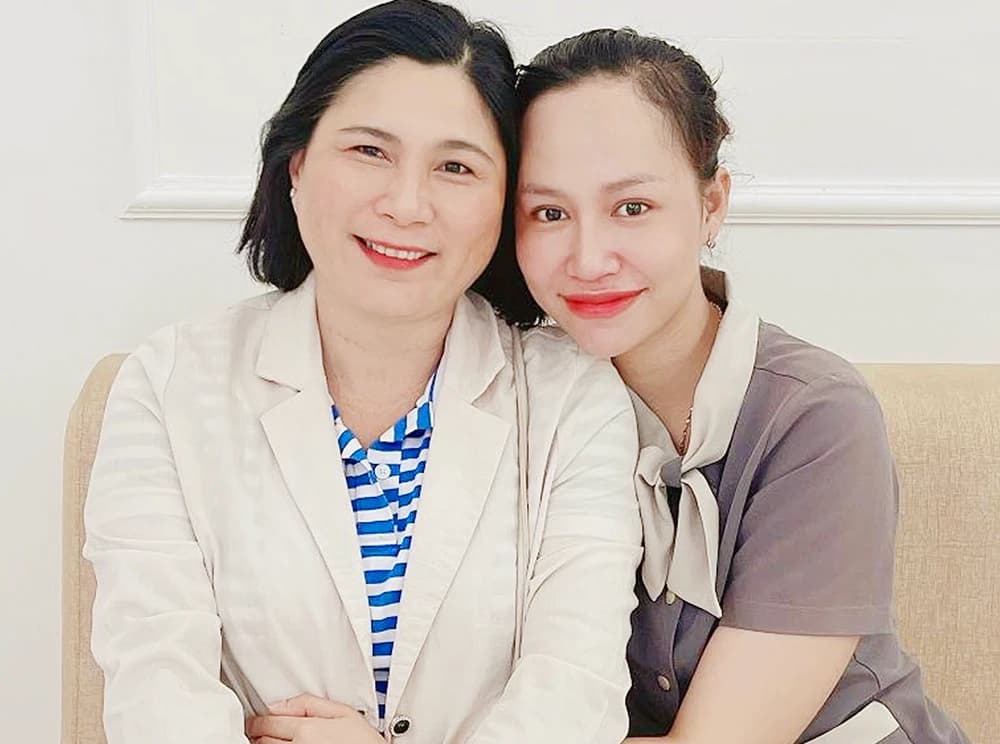 Khách hàng hài lòng tại Aura Beauty 5