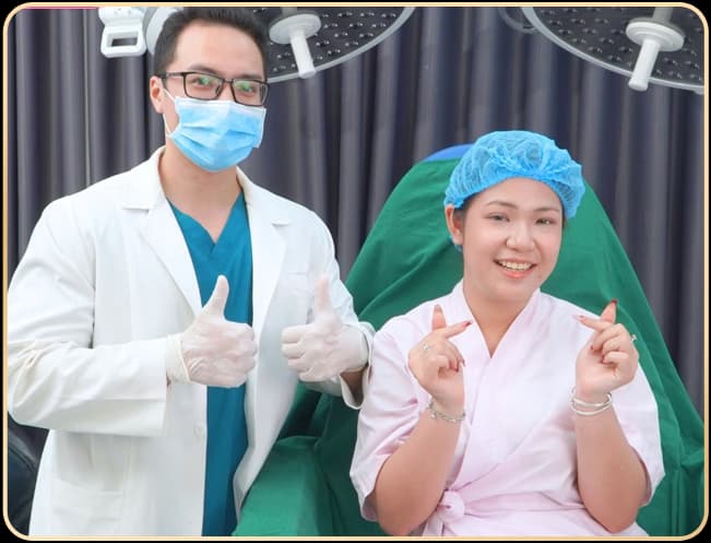 Khách hàng hài lòng tại Aura Beauty 2